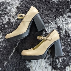 Mary Jane Beige / Cream shoes size 8